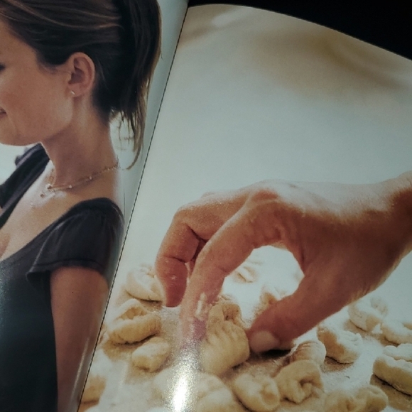 Everyday Pasta Giada Delaurentiis Culinary Cookbook for Kitchen Enthusiasts - Picture 16 of 16